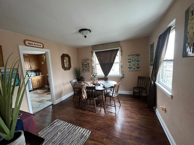 More Photos Of 9140 Perry Hwy, Pittsburgh Office For Sale