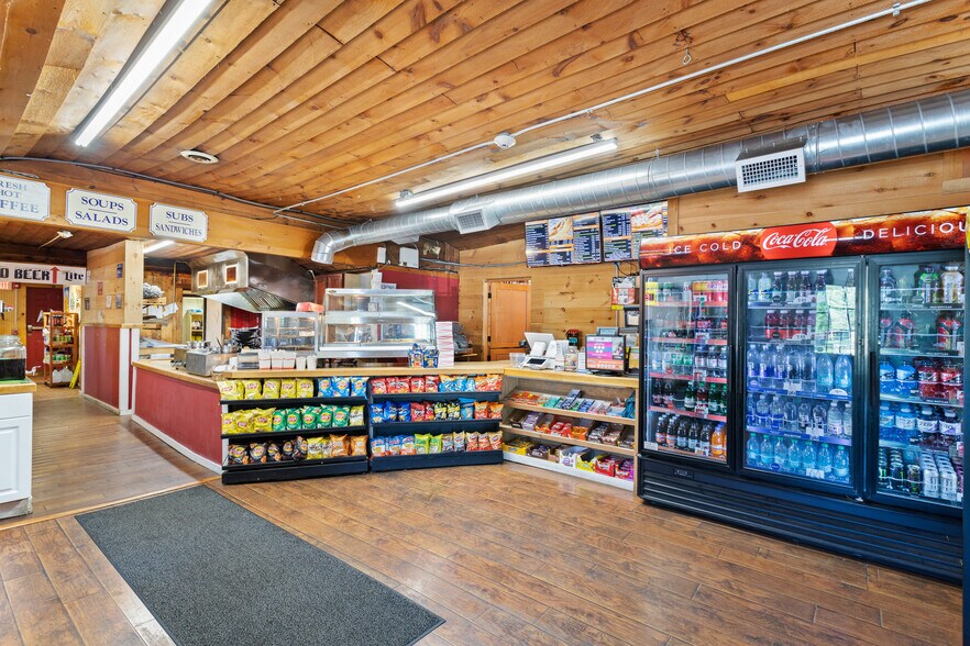 More Photos Of 107 Maple St, Barnstead Restaurant For Sale