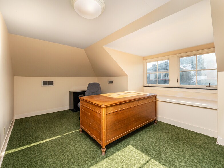 More Photos Of 1526 Kanawha Blvd E, Charleston Office Residential For Sale