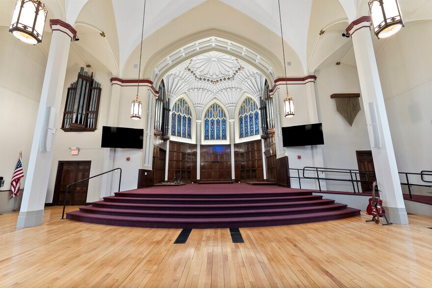 More Photos Of 180 Merrimack St, Lowell Religious Facility For Sale