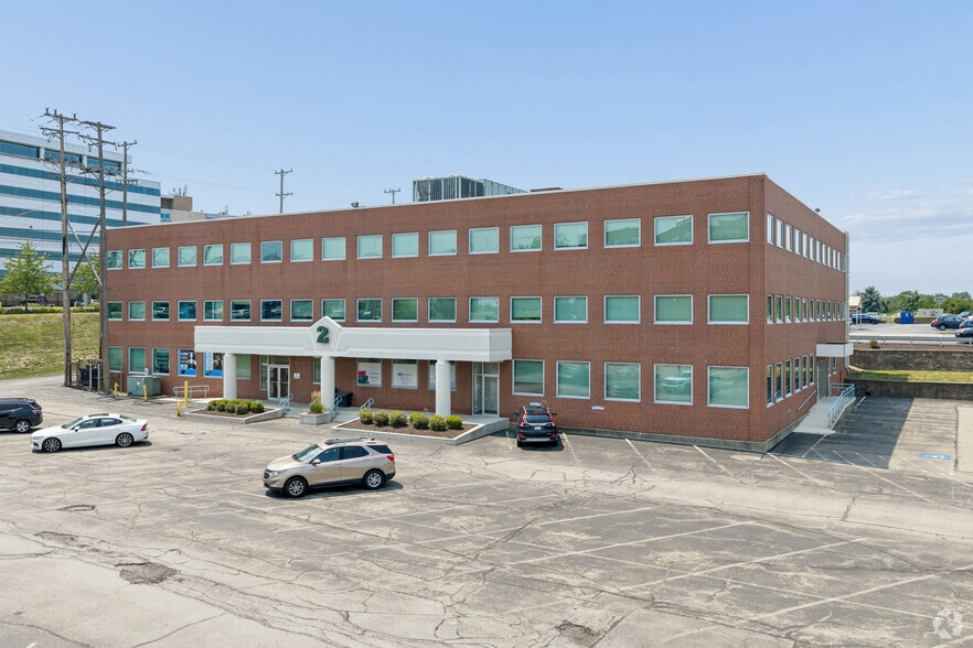 More Photos Of 875 Greentree Rd, Pittsburgh Office For Sale