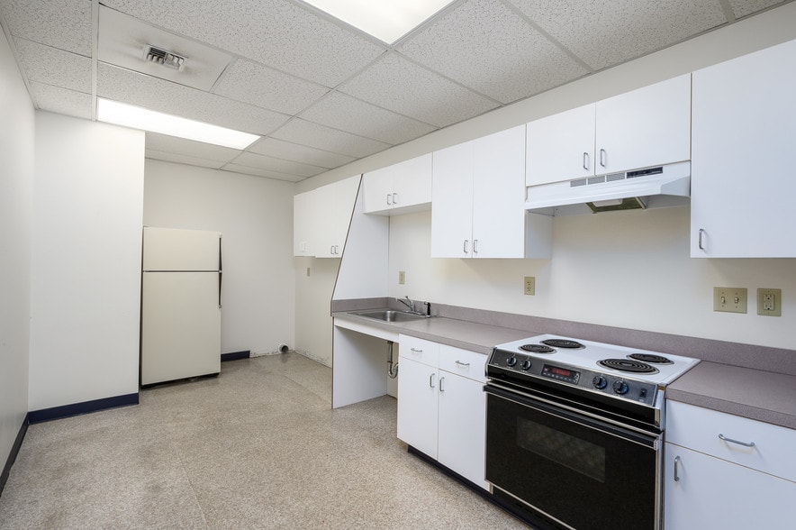 More Photos Of 2260-2270 NE McDaniel Ln, Mcminnville Medical For Lease