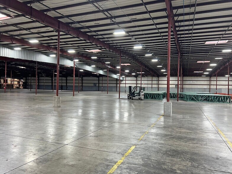 More Photos Of 8909 E 35th St, Wichita Warehouse For Lease