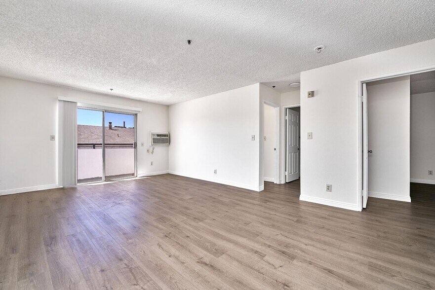 More Photos Of 209 S Alexandria Ave, Los Angeles Apartments For Sale