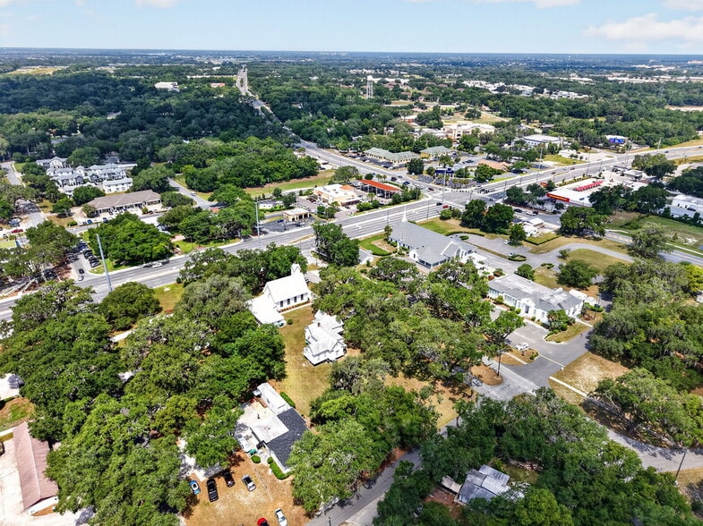 More Photos Of 112 W McClendon St, Lady Lake Office For Sale