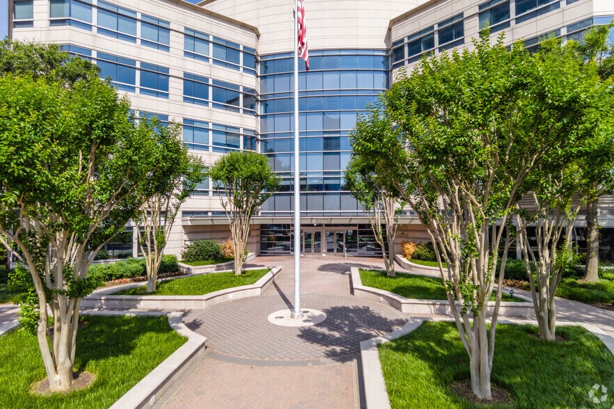 More Photos Of 5275 Leesburg Pike, Falls Church Office For Lease