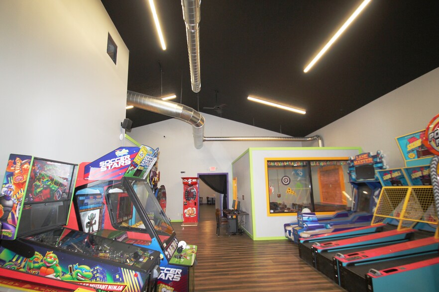 More Photos Of 129 Broad St, Wadsworth General Retail For Sale