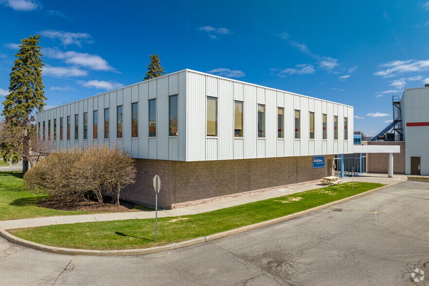 More Photos Of 2680 Queensview Dr, Ottawa Light Manufacturing For Lease