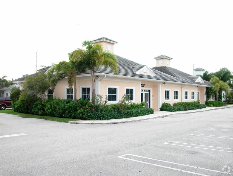 More Photos Of 20770-20776 W Dixie Hwy, Miami Medical For Sale