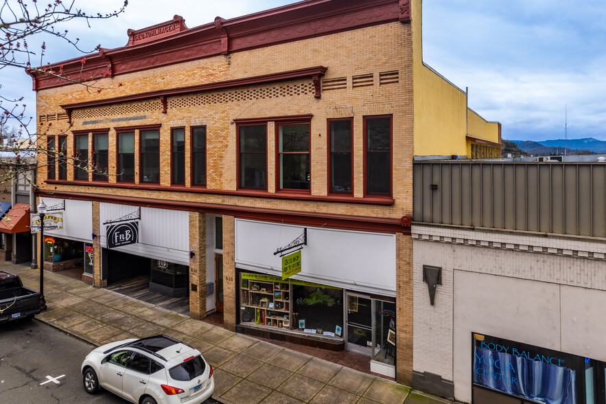 Primary Photo Of 622-630 SE Jackson St, Roseburg Storefront For Sale