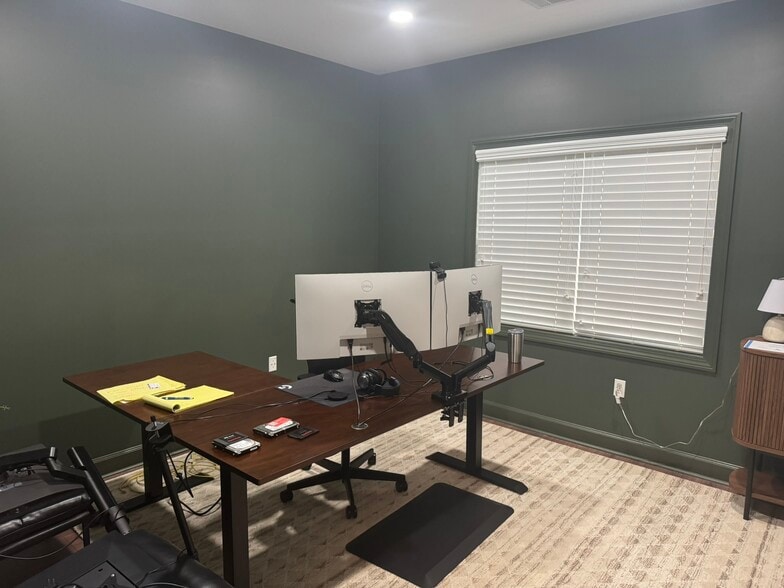 More Photos Of 2400-2402 Abbey Ct, Alpharetta Office For Sale