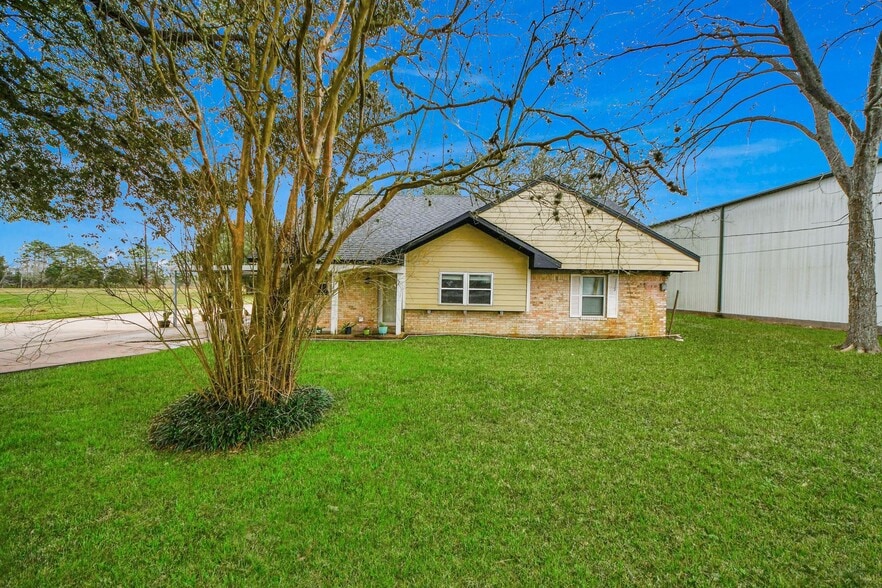 More Photos Of 2534 Garden Rd, Pearland Specialty For Sale