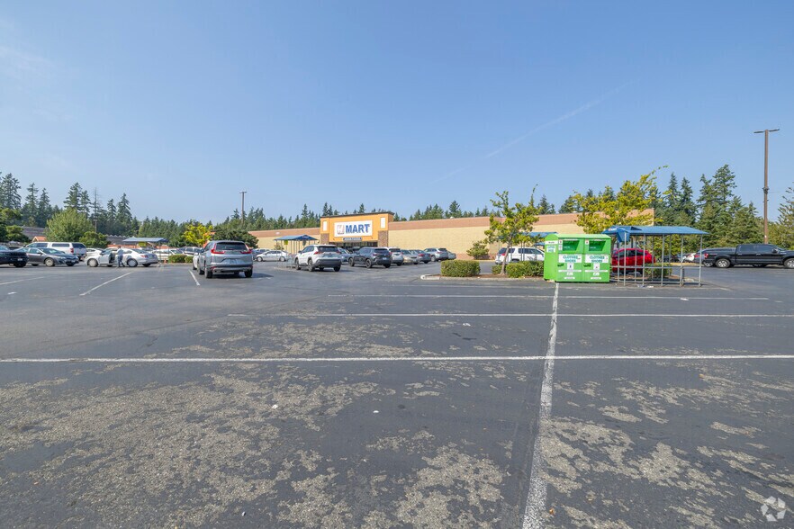 More Photos Of 3333 184th St SW, Lynnwood Freestanding For Lease
