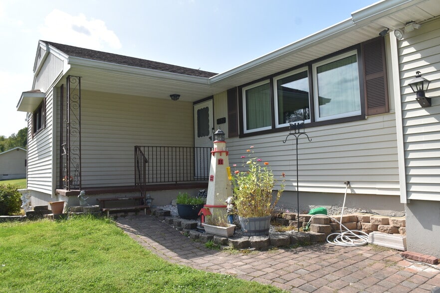 More Photos Of 4592 S Delaware Dr, Easton Auto Repair For Sale