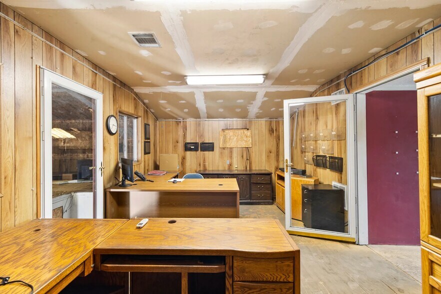 More Photos Of 8316 La Porte Rd, Houston Warehouse For Sale