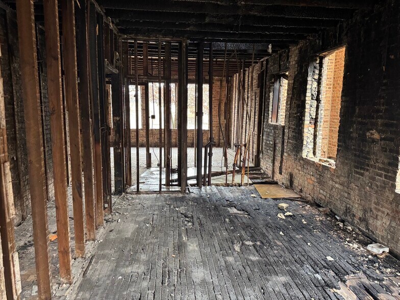 More Photos Of 1758 E 79th St, Chicago General Retail For Sale