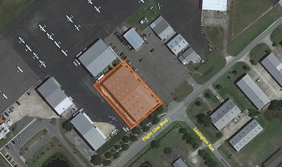 More Photos Of 1200 Flightline Blvd, Deland Flex For Lease