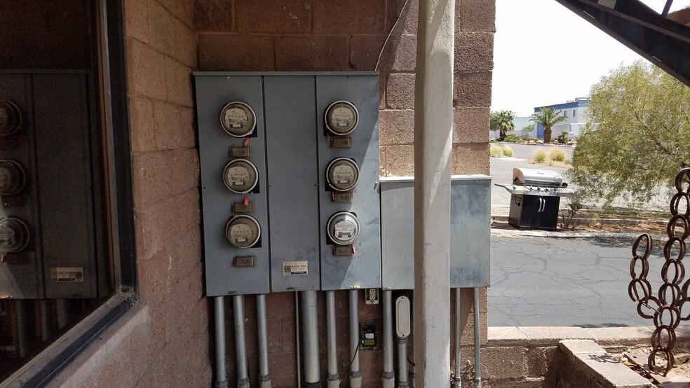 More Photos Of 1590 Foothill Dr, Boulder City Light Distribution For Sale