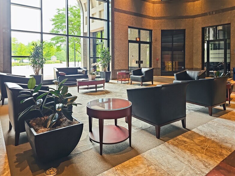 More Photos Of 2150 E Lake Cook Rd, Buffalo Grove Coworking Space