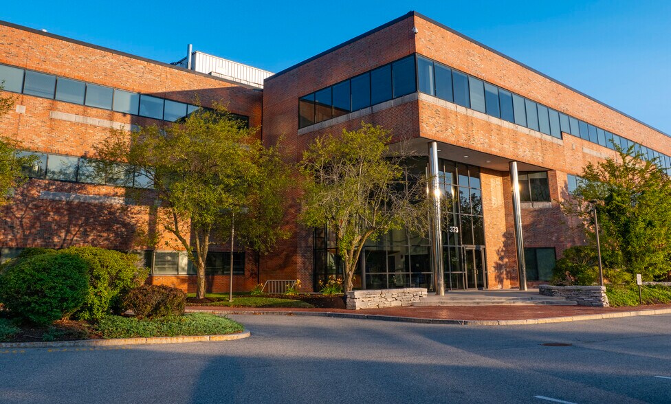 More Photos Of 373 Plantation St, Worcester Medical For Lease