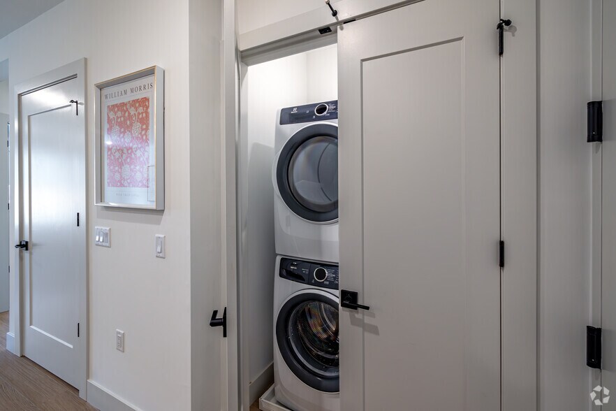 More Photos Of 619 N Maple Ave, Ho-Ho-Kus Apartments For Lease