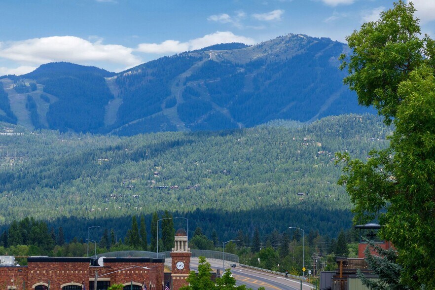 More Photos Of 329 Baker Ave, Whitefish Office For Sale