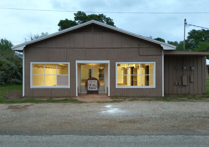 More Photos Of 1948 Tenaha St, Center Storefront Retail Residential For Lease