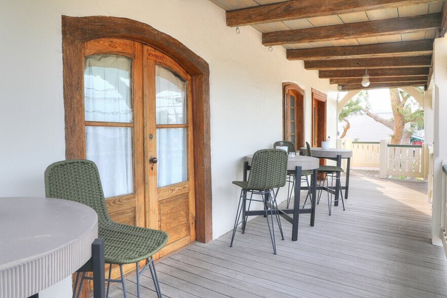 More Photos Of 405 E Main St, Fredericksburg Storefront For Lease