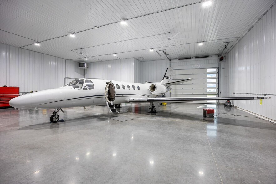 More Photos Of 530 Aircom Dr, Marion Airplane Hangar For Sale