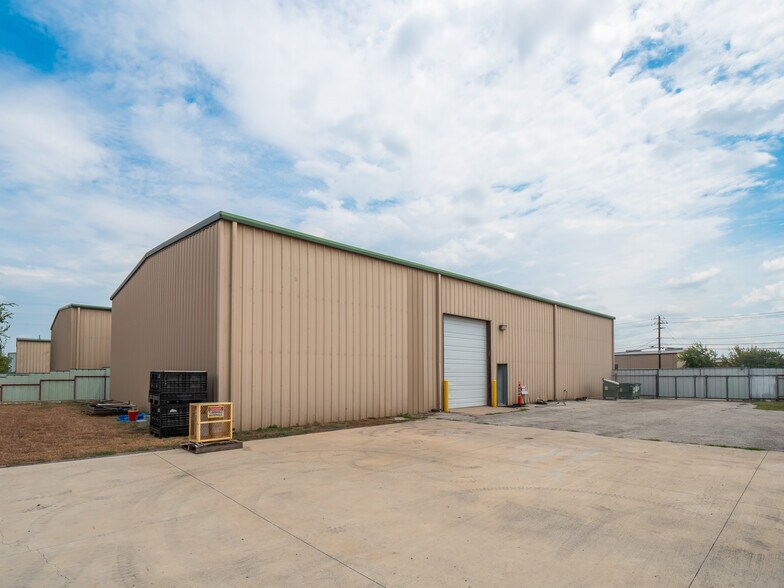 More Photos Of 13730 Immanuel Rd, Pflugerville Warehouse For Lease