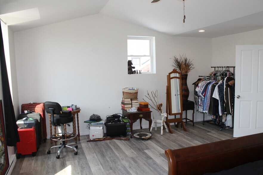 More Photos Of 154 E Railroad, Leland General Retail For Sale