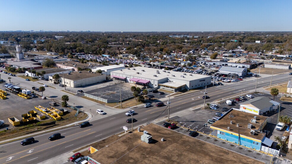 More Photos Of 2140 W Washington St, Orlando Distribution For Lease