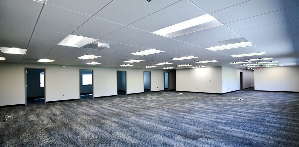 More Photos Of 1017 SW Berg Pky, Canby Manufacturing For Sale