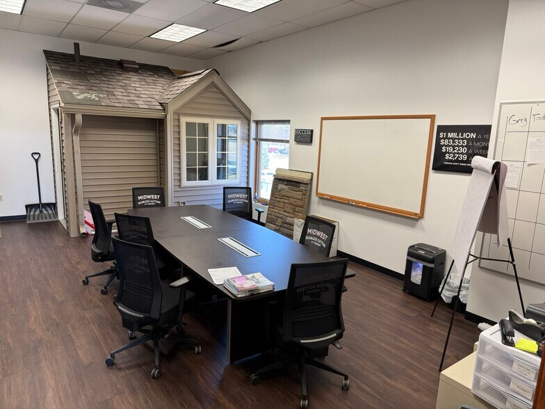 More Photos Of 4131-4133 N Perryville Rd, Loves Park Storefront Retail Office For Lease