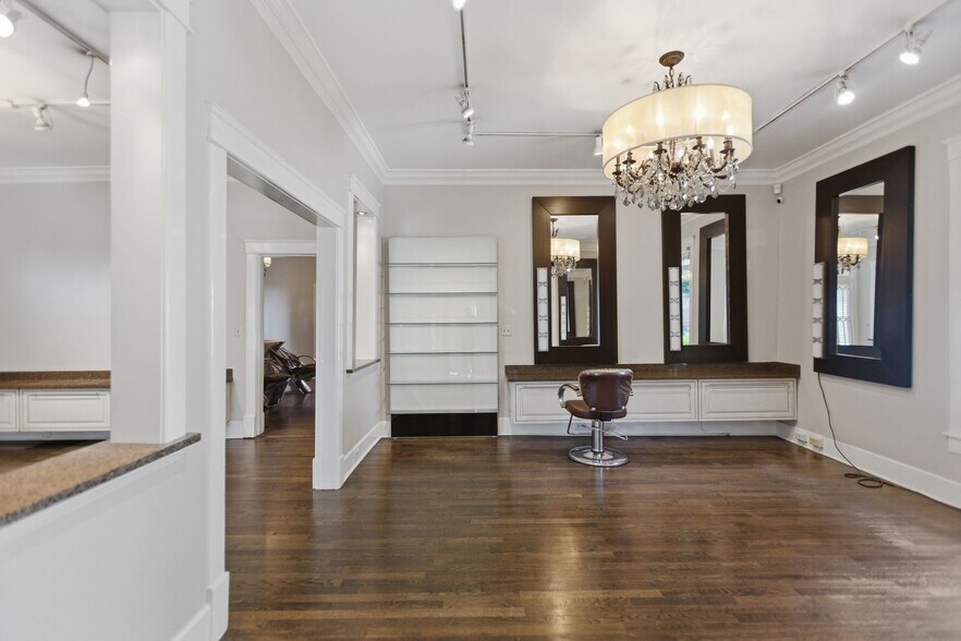 More Photos Of 211 29th Ave N, Nashville Freestanding For Lease