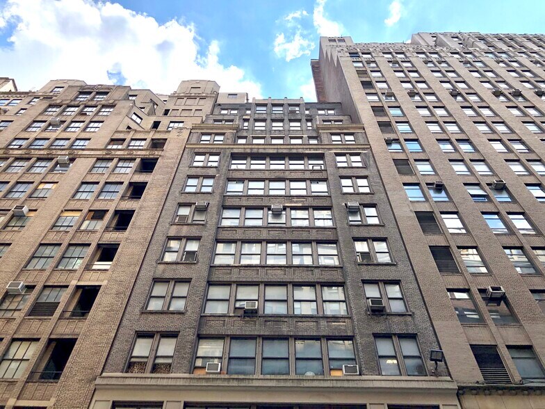 Primary Photo Of 260 W 35th St, New York Office Residential For Lease