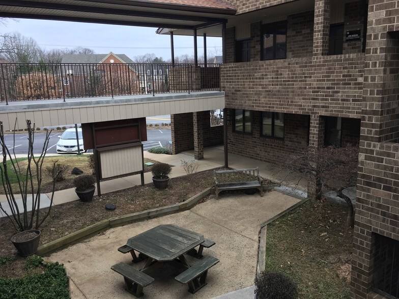 More Photos Of 2915-2917 Hunter Mill Rd, Oakton Medical For Sale