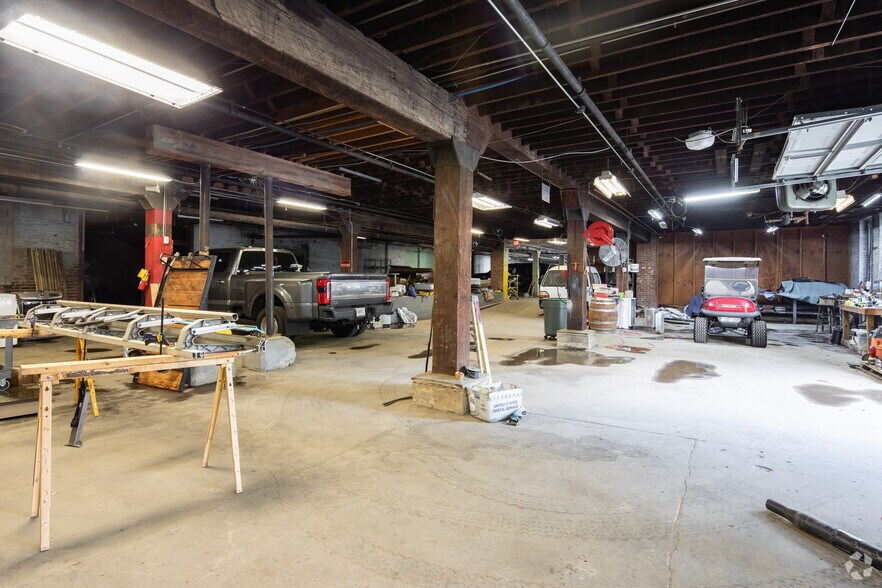 More Photos Of 2001 N Chamberlain Ave, Chattanooga Light Manufacturing For Sale