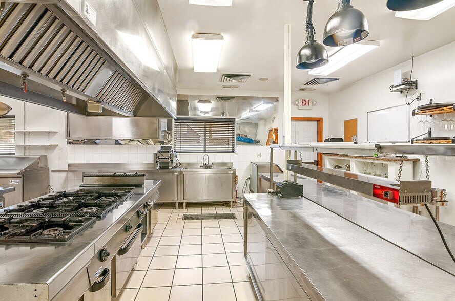 More Photos Of 7951 Hwy 35, Bigfork Restaurant For Lease