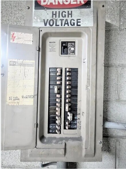 More Photos Of 501 Main, Gas Specialty For Sale