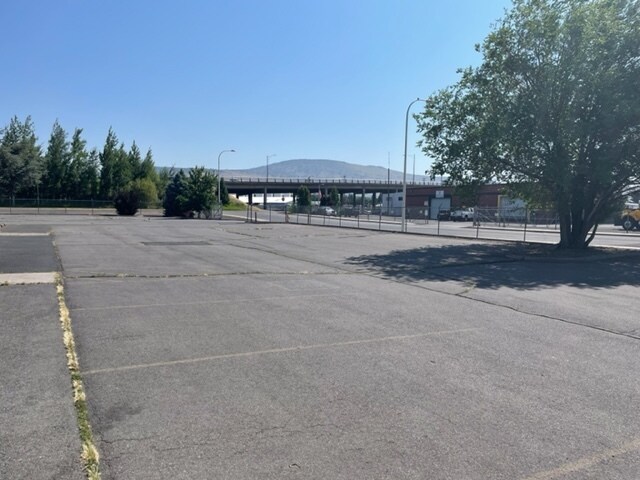 More Photos Of 1120 S Spring St, Klamath Falls Warehouse For Sale