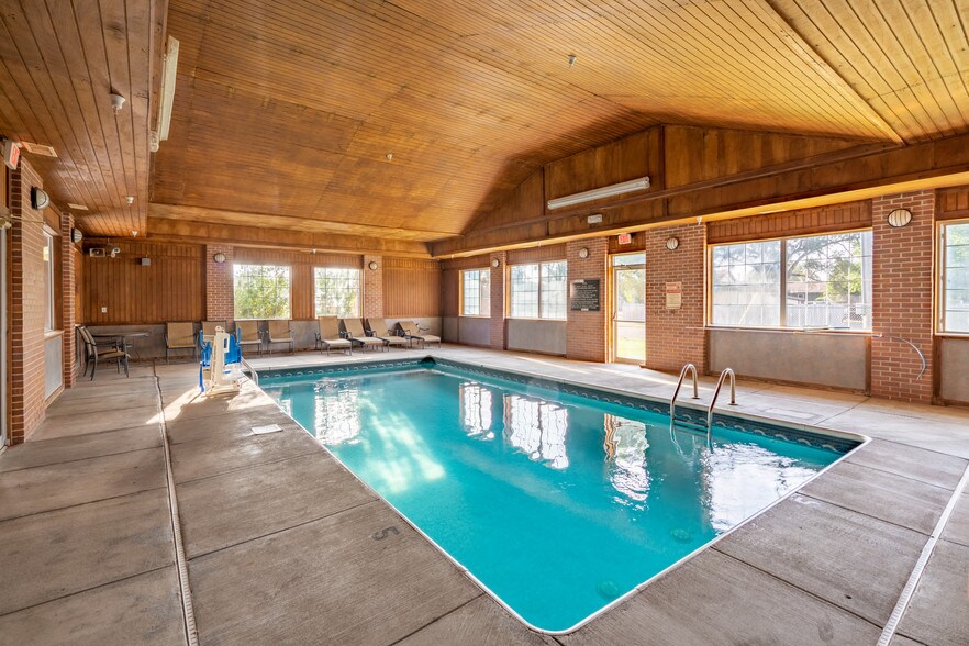 More Photos Of 1202 W Kansas Ave, Garden City Hotel For Sale