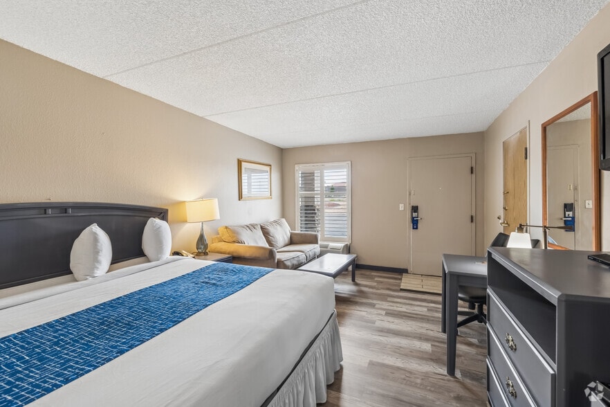 More Photos Of 4703 N Freeway Rd, Pueblo Hotel For Sale