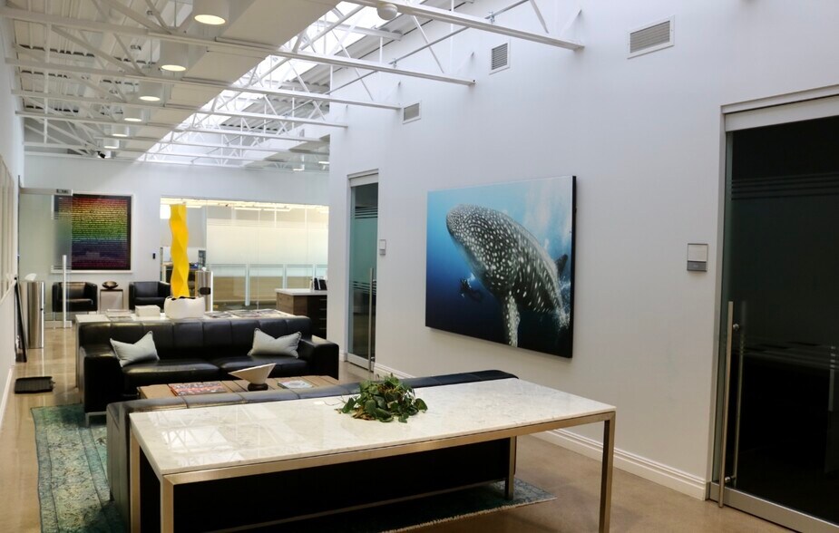More Photos Of 1000 Parkers Lake Rd, Minnetonka Office Residential For Lease
