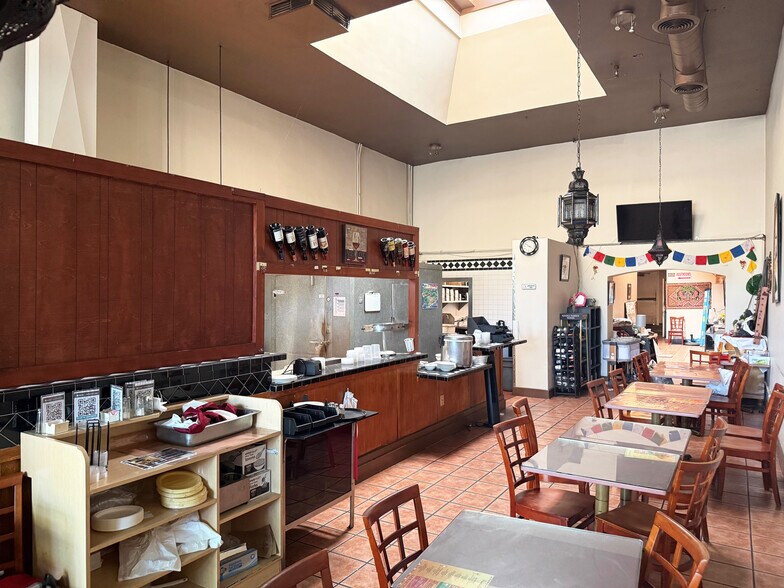More Photos Of 431 State St, Santa Barbara Restaurant For Sale