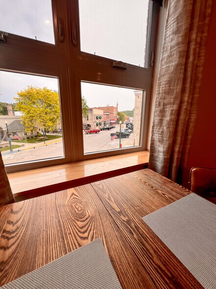 More Photos Of 201 N Main St, Elkader Flex For Sale