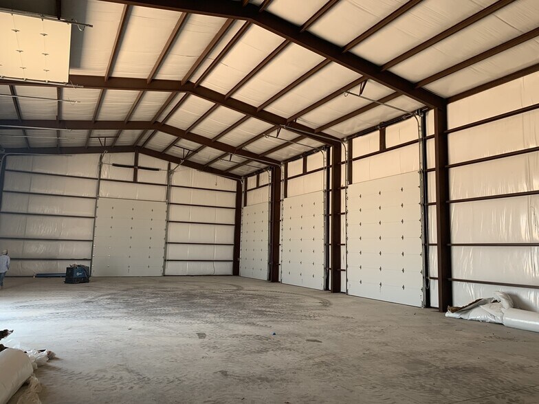 More Photos Of 15095 W 42nd St, Odessa Warehouse For Lease