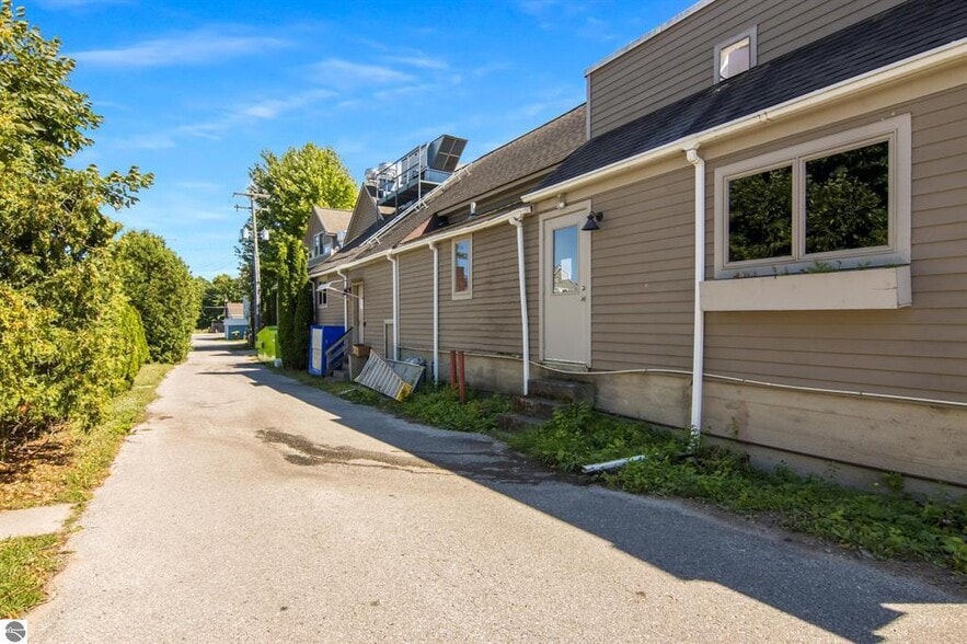 More Photos Of 104 W Main St, Lake Leelanau Restaurant For Sale
