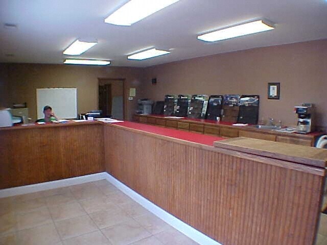 More Photos Of 1880 N Prairie St, Springfield Warehouse For Sale