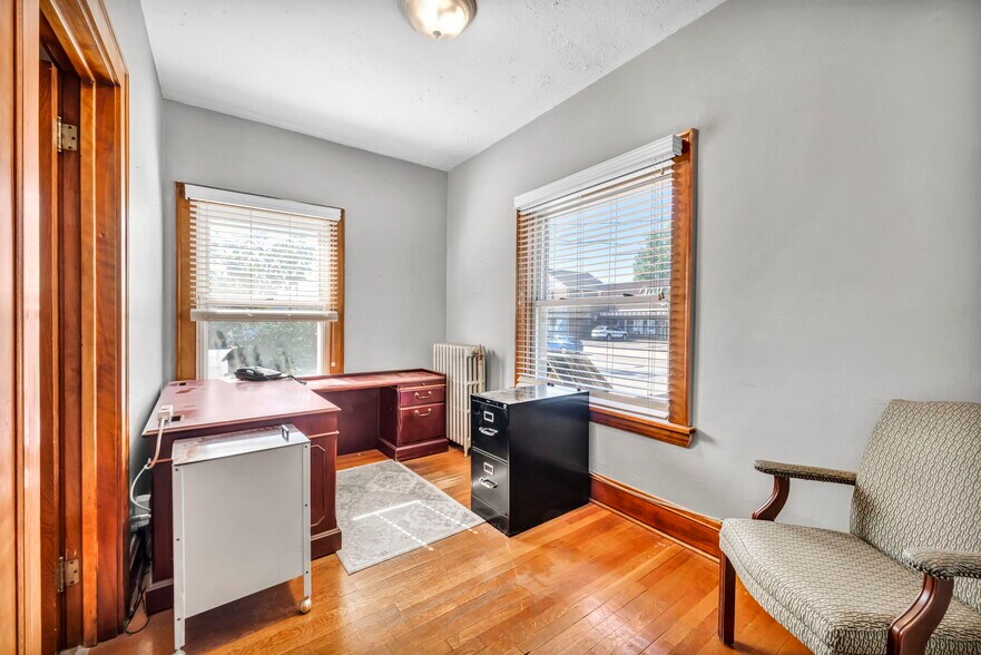 More Photos Of 881 E 222nd St, Euclid Office Residential For Sale